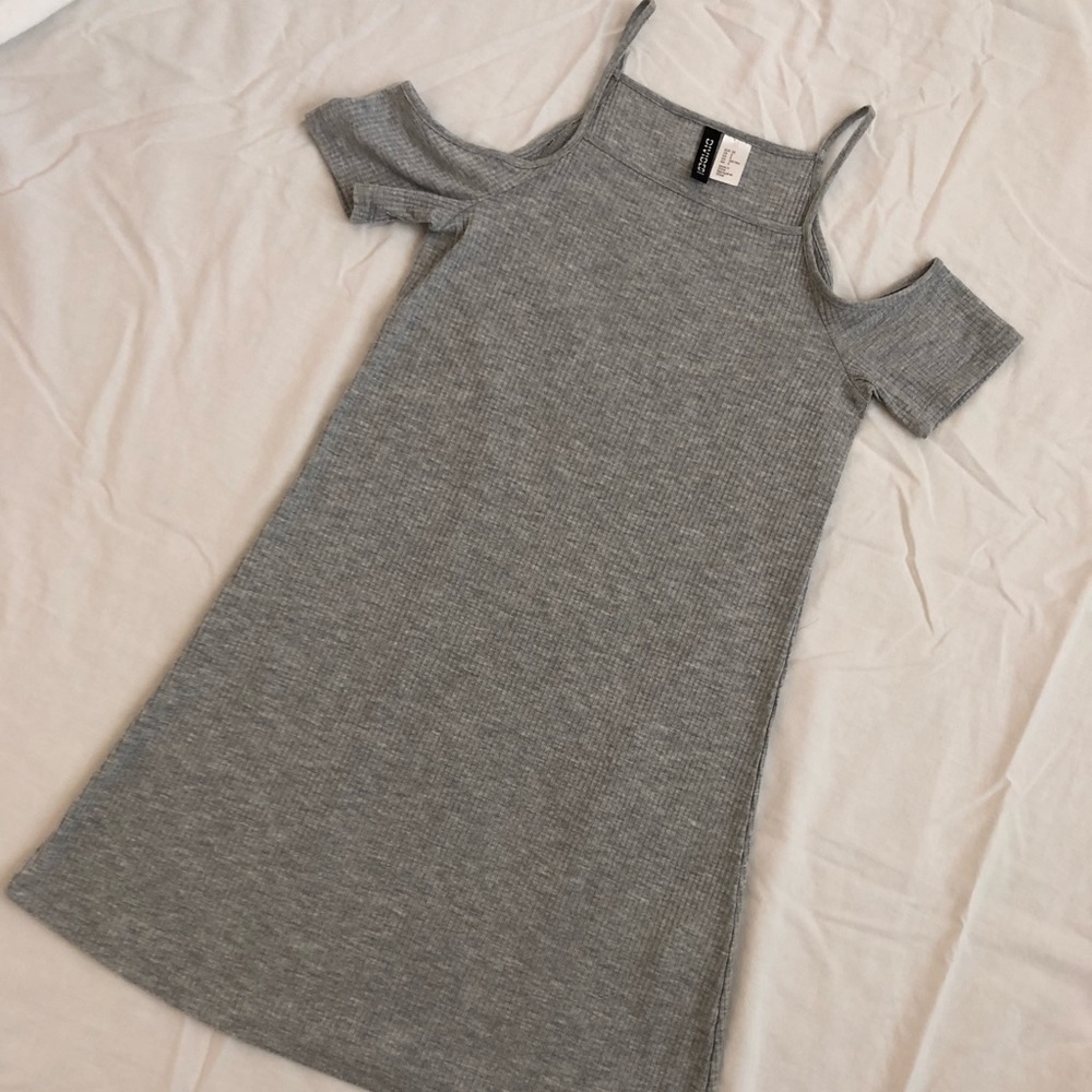 ♡H&M COLD SHOULDER MINI DRESS♡